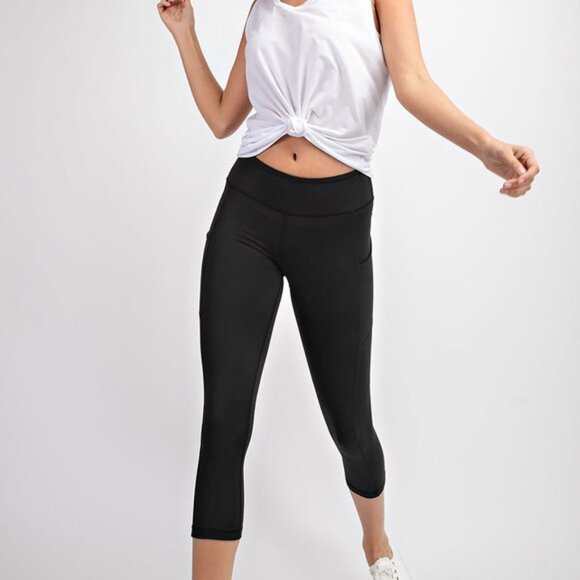 Wide Waisted Capri Yoga Pants, Tummy Control Workout Side Pocket Capri Leggings - Picture 3 of 14